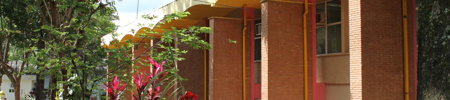 fachada lateral do predio do IFCH